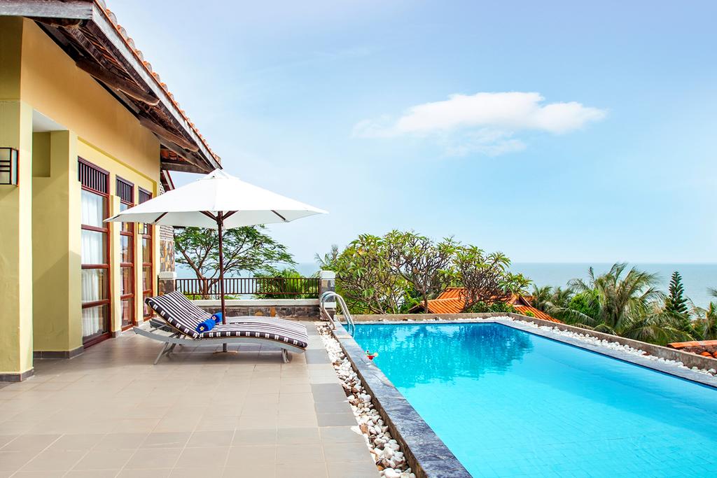 4 Resorts With Private Pool Perfect For Spring Season