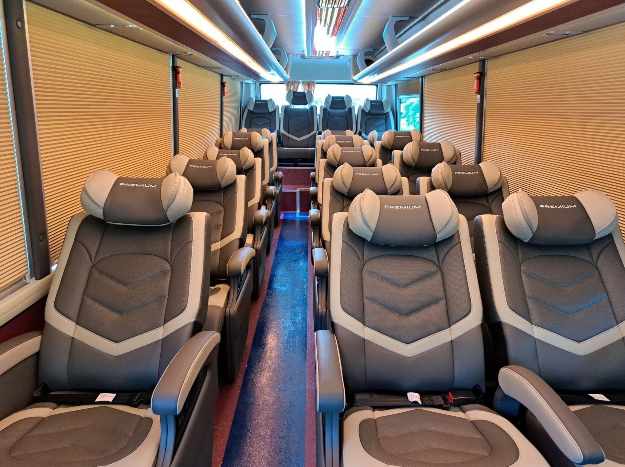 DCAR Luxury Limousine: HCMC to Mui Ne Made Effortless - METO Travel & Event