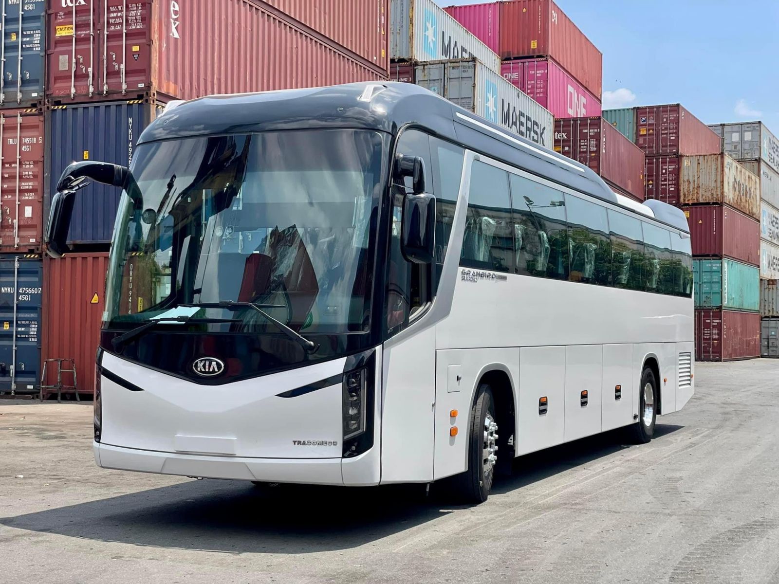 Renting a 47-Seater Coach with Muine Express - METO Travel & Event